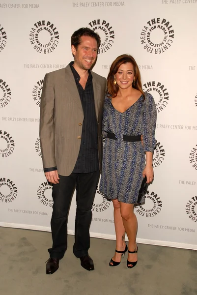 Alexis Denisof and Alyson Hannigan at the Paley Centers How I Met Your Mother 100th Episode Celebration, Paley Center for Media, Beverly Hills, CA. 01-07-10 — Stock Photo, Image