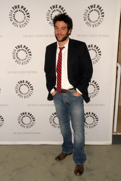 Josh radnor im paley center 's' how i met your mother '100th episode feier, paley center for media, beverly hills, ca. 01-07-10 — Stockfoto