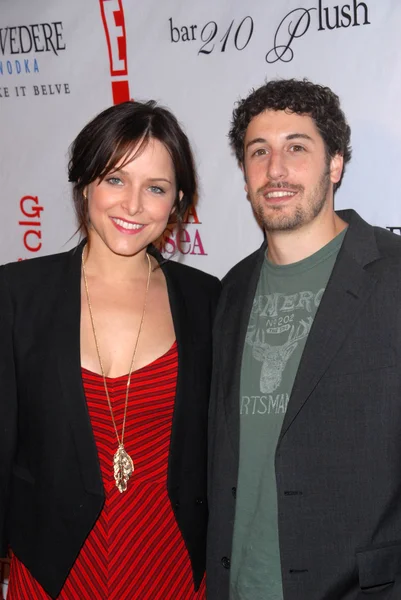 Jenny Mollen and Jason Biggs at the Book Launch Party for "Chelsea Chelsea Bang Bang" by Chelsea Handler, Bar 210, Beverly Hills, CA. 03-17-10 — Stock Photo, Image