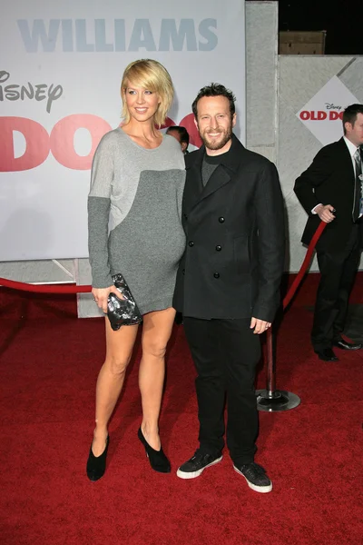 Jenna Elfman and Bodhi Elfman — Stock Photo, Image