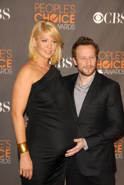 Jenna elfman och bodhi elfman — Stockfoto