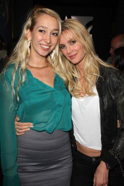 Ellen stagg celesta hodge mishka, takvim fırlatma & imzalama mishka, los angeles, ca 11-02-12