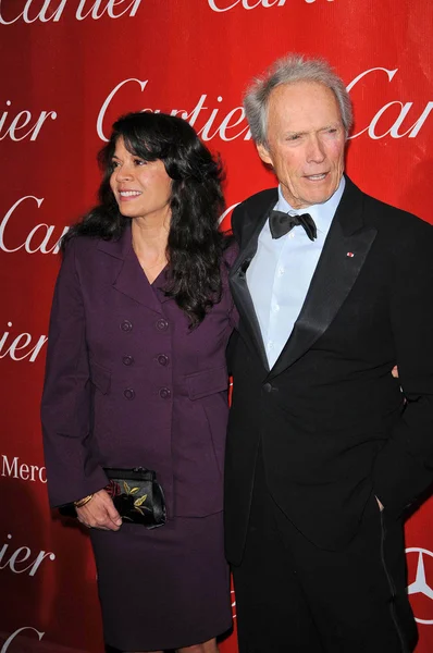 Clint Eastwood y su esposa Dina — Foto de Stock