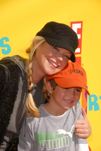 Charlotte Ross and her son — Zdjęcie stockowe