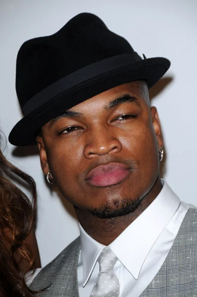 Ne-Yo na Academia da gravação e Clive Davis apresentar a Gala de pre-Grammy 2010 - saudação aos ícones, Beverly Hilton Hotel, Beverly Hills, Ca. 30/01/10 — Fotografia de Stock