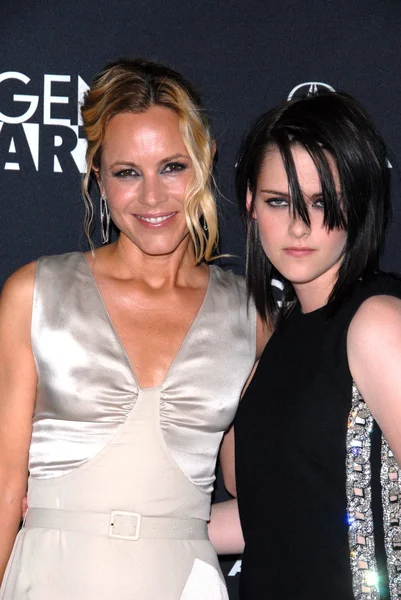 Maria Bello και Kristen Stewart στο Λος Άντζελες "Το κίτρινο μαντήλι" Premiere, Ειρηνικού Design Center, West Hollywood, Ca. 18-02-10 — Φωτογραφία Αρχείου