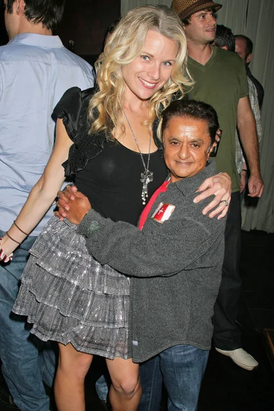 Erin Raftery and Deep Roy — Stock Photo, Image