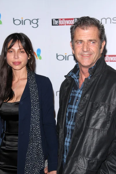 Oksana Grigorieva y Mel Gibson en el Hollywood Reporter 's Nominee' s Night at the Mayor 's Residence, presentado por Bing y MSN, Private Location, Los Angeles, CA. 03-04-10 — Foto de Stock