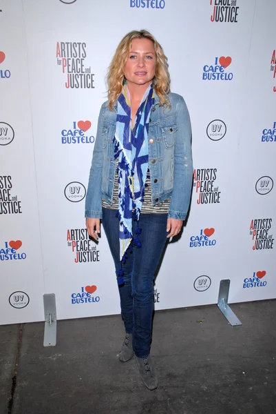 Jessica capshaw στο τους καλλιτέχνες για την ειρήνη και τη δικαιοσύνη "καλλιτεχνών για την Αϊτή" όφελος, παρακολουθείτε 16 γκαλερί, Σάντα Μόνικα, ca. 28-01-10 — Φωτογραφία Αρχείου