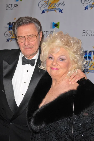 Joseph Bologna and Renee Taylor at the 2010 Night of 100 Stars Oscar Viewing Party, Beverly Hills Hotel, Beverly Hills, CA. 03-07-10 — Stock Photo, Image