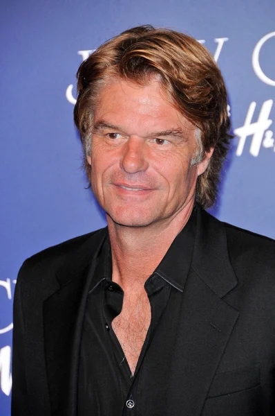 Harry hamlin im jimmy choo für h & m collection, privater standort, los angeles, ca. 09-02-11 — Stockfoto