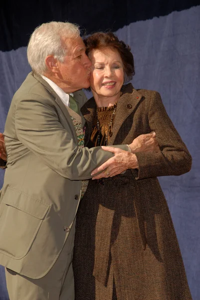 Jack Larson and Leslie Caron at the star ceremoney for Leslie Caron into the Hollywood Walk of Fame, Hollywood, CA. 12-08-09 — 图库照片
