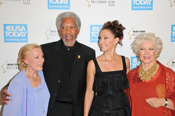Zina Bethune e Morgan Freeman e Ashley Judd ed Ellen Burstyn — Foto Stock