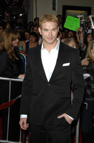 Kellan Lutz au "The Twilight Saga : New Moon" Los Angeles Premiere, Mann Village Theatre, Westwood, Ca. 11-16-09 — Photo