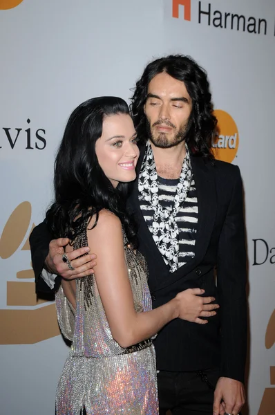 Katy Perry y Russell Brand en The Recording Academy y Clive Davis presentan la Gala Pre-Grammy 2010 Salute To Icons, Beverly Hilton Hotel, Beverly Hills, CA. 01-30-10 — Foto de Stock
