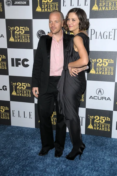 Peter Sarsgaard and Maggie Gyllenhaal at the 25th Film Independent Spirit Awards, Nokia Theatre L.A. Live, Los Angeles, CA. 03-06-10 — ストック写真