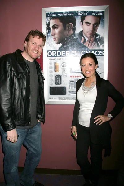 Gil Cates Jr. e Renee Simlak no "Order Of Chaos" Los Angeles Premiere Hosted By Cinema Epoch, Laemmle 's Sunset 5, West Hollywood, CA. 02-12-10 — Fotografia de Stock