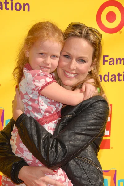 Melora Hardin and daughters Piper — Stok fotoğraf