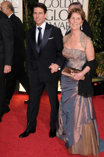 Tom Cruise con su madre Mary Lee Mapother —  Fotos de Stock