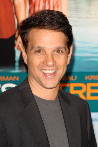 Ralph Macchio at the Los Angeles Premiere of 'Couples Retreat'. Mann's Village Theatre, Westwood, CA. 10-05-09 — Stock Photo, Image
