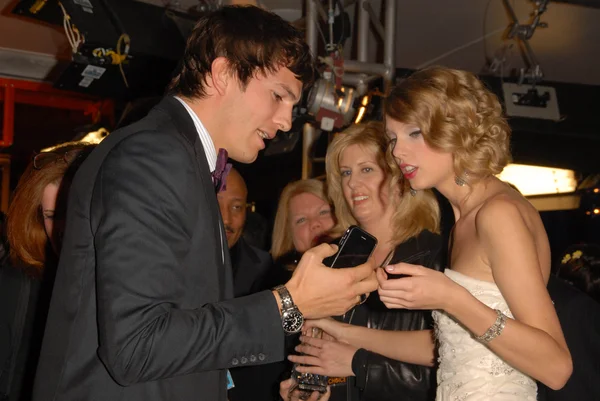 Ashton Kutcher, Taylor Swift — Stok fotoğraf