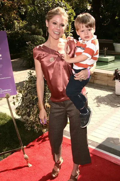 Julie bowen beim marsch der dimes feier der babys, hotel der vier jahreszeiten, los angeles, ca. 09-07-11 — Stockfoto