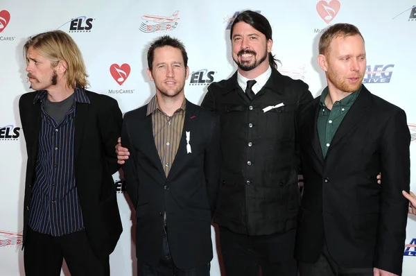 Foo Fighters на гала-концерте Musicares Person of the Year 2009. Лос-Анджелесский конференц-центр, Лос-Анджелес, Калифорния. 02-06-09 — стоковое фото