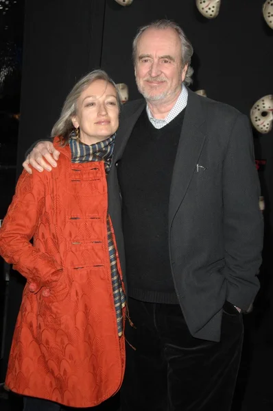 Iya Labunka and Wes Craven at the Los Angeles Premiere of 'Friday the 13th'. Grauman's Chinese Theatre, Hollywood, CA. 02-09-09 — Zdjęcie stockowe