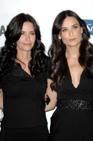 Courteney Cox and Demi Moore at the 2008 Glamour Reel Moments Gala. Directors Guild of America, Los Angeles, CA. 10-14-08 — Stock Photo, Image