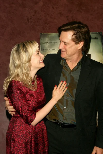 Pell James and Bill Pullman at the Los Angeles Premiere of 'Surveillance'. The Landmark, Los Angeles, CA. 06-15-09 — Stock Photo, Image