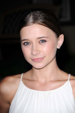 Olesya Rulin