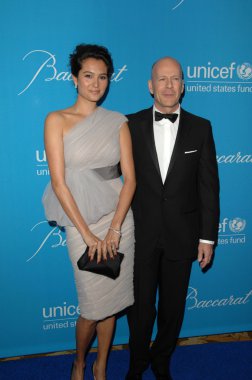 Bruce willis ve karısı emma heming onurlandıran jerry weintraub, beverly wilshire hotel, beverly hills, ca. 12-10-09 2009 UNICEF baloda