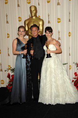 Kate winslet sean penn ve penelope cruz basın odasında 81 yıllık Akademi Ödülleri. Kodak Tiyatrosu, hollywood, ca. 02-22-09