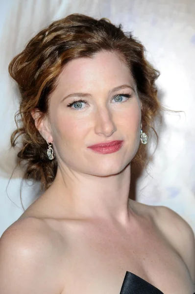 Kathryn hahn na světové premiéře revoluční cestu. Mann vesnice divadlo, westwood, cca 12-15-08 — Stock fotografie