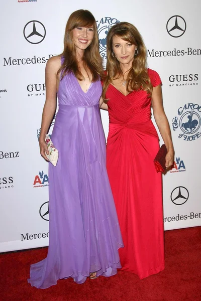 Katherine Flynn and Jane Seymour at the 30th Annual Carousel of Hope Ball to benefit the Barbara Davis Center for Childhood Diabetes, Beverly Hilton, Beverly Hills, CA. 10-25-08 — Stock Photo, Image