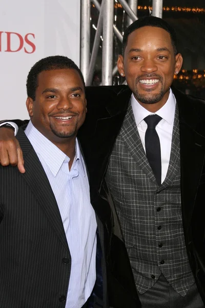 Alfonso ribeiro en will smith bij de los angeles premiere van zeven pond. Mann village theater, westwood, ca. 12-16-08 — Stockfoto