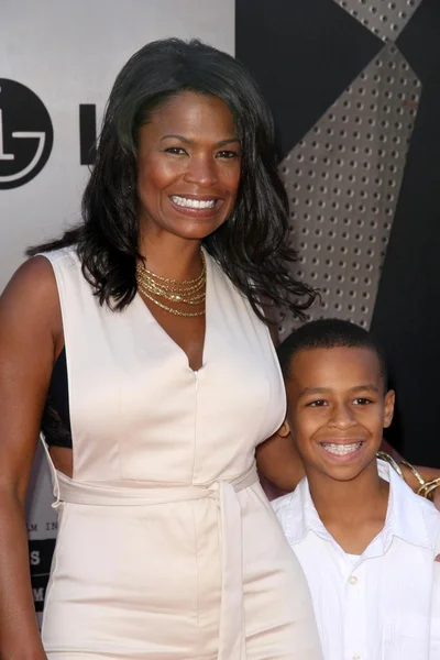 Nia Long and son Massai at the Los Angeles Premiere of 'Transformers Revenge of the Fallen'. Mann Village Theatre, Westwood, CA. 06-22-09 — Stock Photo, Image