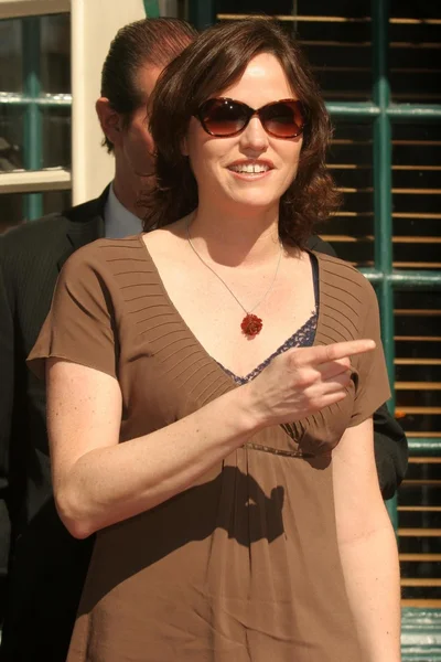 Jorja Fox en la ceremonia en honor a William Peterson con una estrella en el Paseo de la Fama de Hollywood. Hollywood Boulevard, Hollywood, CA. 02-03-09 — Foto de Stock