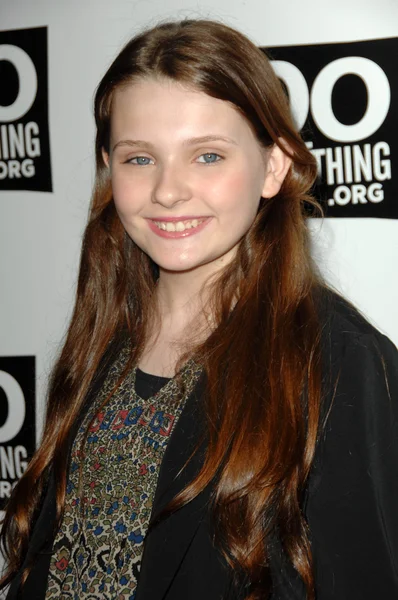 Abigail breslin op dosomething.orgs de kracht van jeugd gala. Madame tussauds, hollywood, ca. 08-08-09 — Stockfoto