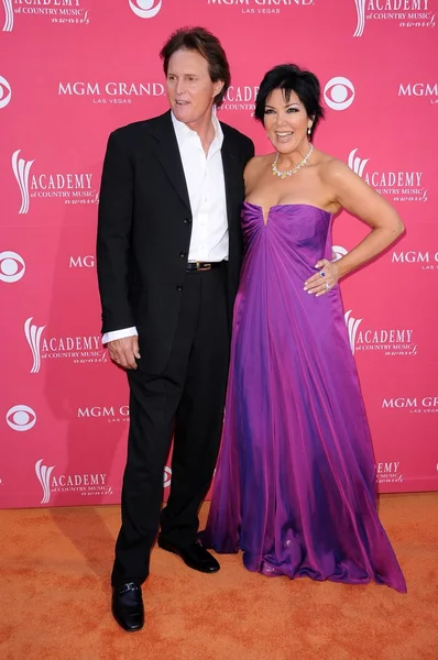 Bruce Jenner and Kris Jenner at the 44th Annual Academy of Country Music Awards. MGM Grand Garden Arena, Las Vegas, NV. 04-05-09 — Stock Photo, Image