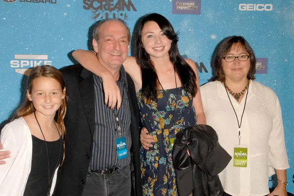 David Paymer e sua família no 'Scream 2009!' da Spike TV. Greek Theatre, Los Angeles, CA. 10-17-09 — Fotografia de Stock