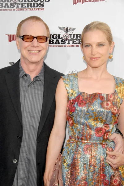 Danny Elfman and Bridget Fonda at the Los Angeles Premiere of 'Inglourious Basterds'. Grauman's Chinese Theatre, Hollywood, CA. 08-10-09 — Stock Photo, Image