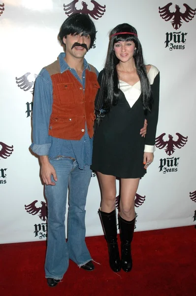 Alexander DiPersia y Caroline DAmore en el Pur Jeans Halloween Bash. STK, Los Ángeles, CA. 10-31-08 — Foto de Stock