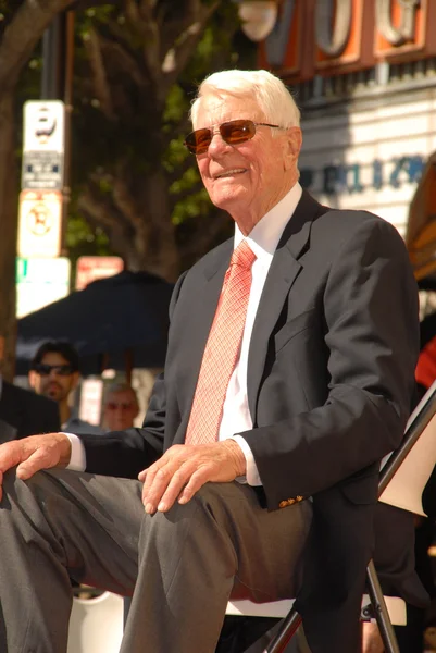 Peter Graves at the Hollywood Walk of Fame induction ceremony for Peter Graves, Hollywood, CA. 10-30-09 — Stock Photo, Image