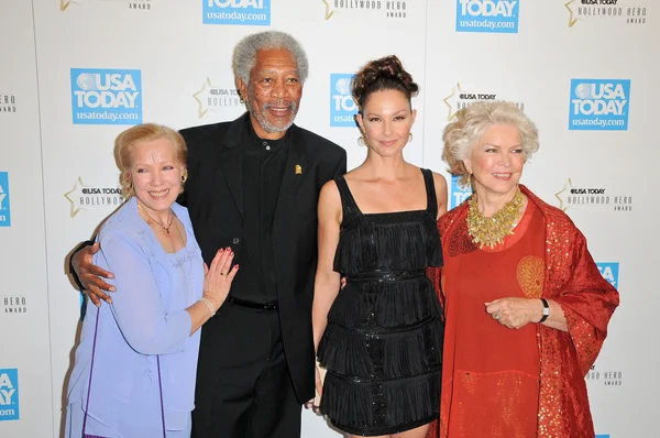 Zina Bethune e Morgan Freeman e Ashley Judd ed Ellen Burstyn — Foto Stock