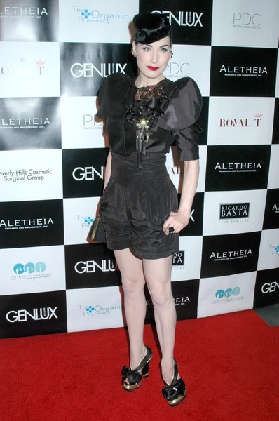 Dita Von Teese at the Britweek Designer of the Year Fashion Show and Awards presented by Genlux Magazine. Pacific Design Center, West Hollywood, CA. 05-02-09 — Stock fotografie