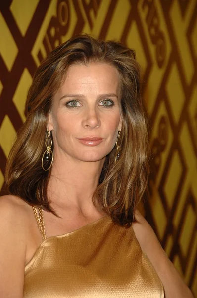 Әйелім мен достарым жағажайда бір-бірін сиқытып жатыр Әртүрлілік үшін жыныстық позициялар