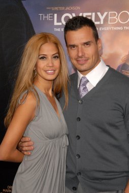 Antonio Sabato Jr., Cheryl Moana Marie