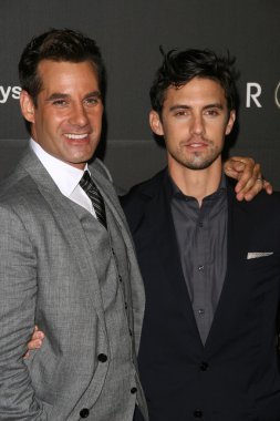 Adrian pasdar ve milo ventimiglia kahramanlar geri sayım Gala partisi için de. Edison lounge şehir merkezinde, los angeles, ca. 09-07-08