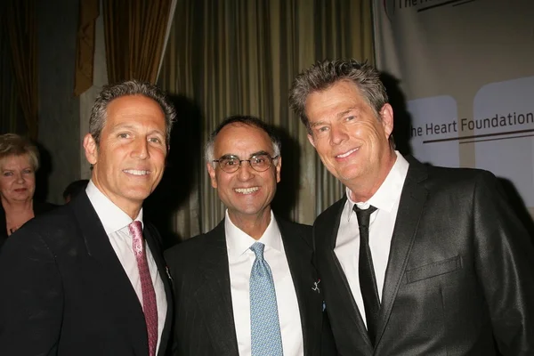 Mark Litman with Dr. Shah and David Foster — Stock Photo, Image
